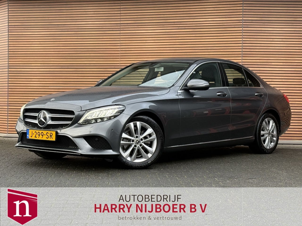 Mercedes-Benz C-klasse - 180 Premium Pack Navi / Camera / Clima / Comfortstoelen / Lm Velgen - AutoWereld.nl