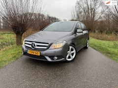 Mercedes-Benz B-klasse - 180 Ambition / Airco / Navi / Keurige Auto / Leder-Stof / PDC / LMV /