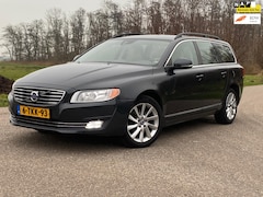 Volvo V70 - 1.6 T4 Nordic+ / Airco / Navi / Leder / CC / LMV / NAP