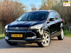 Ford Kuga - 1.6 Titanium Pano/Navi/Camera/Trekhaak/Dealer Onderhouden/Stoelverwarming/NAP