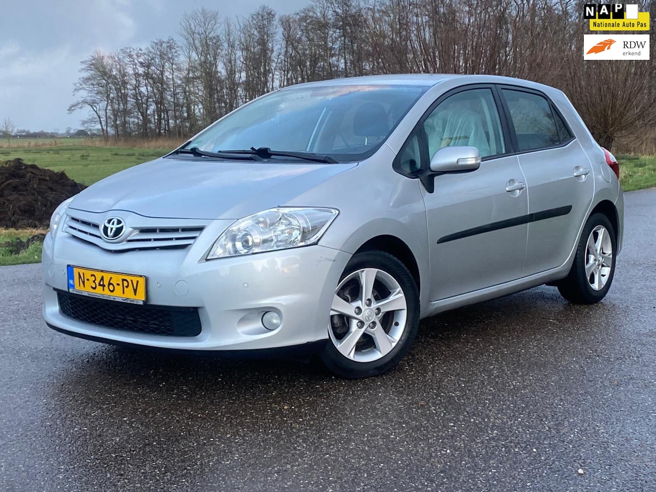 Toyota Auris - 1.6 Comfort Automaat 5DRS Airco NAP Cruise-Control GOED ONDERHOUDEN - AutoWereld.nl