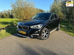 BMW X1 - SDrive18i Executive / Automaat / Navigatie / Airco / Camera / Half Leder / Stoelverw / 18"