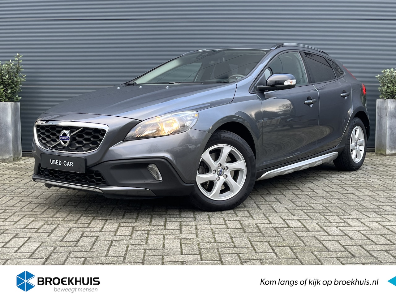 Volvo V40 Cross Country - 1.6 T4 Kinetic | Camera | Trekhaak | Climate Control | - AutoWereld.nl