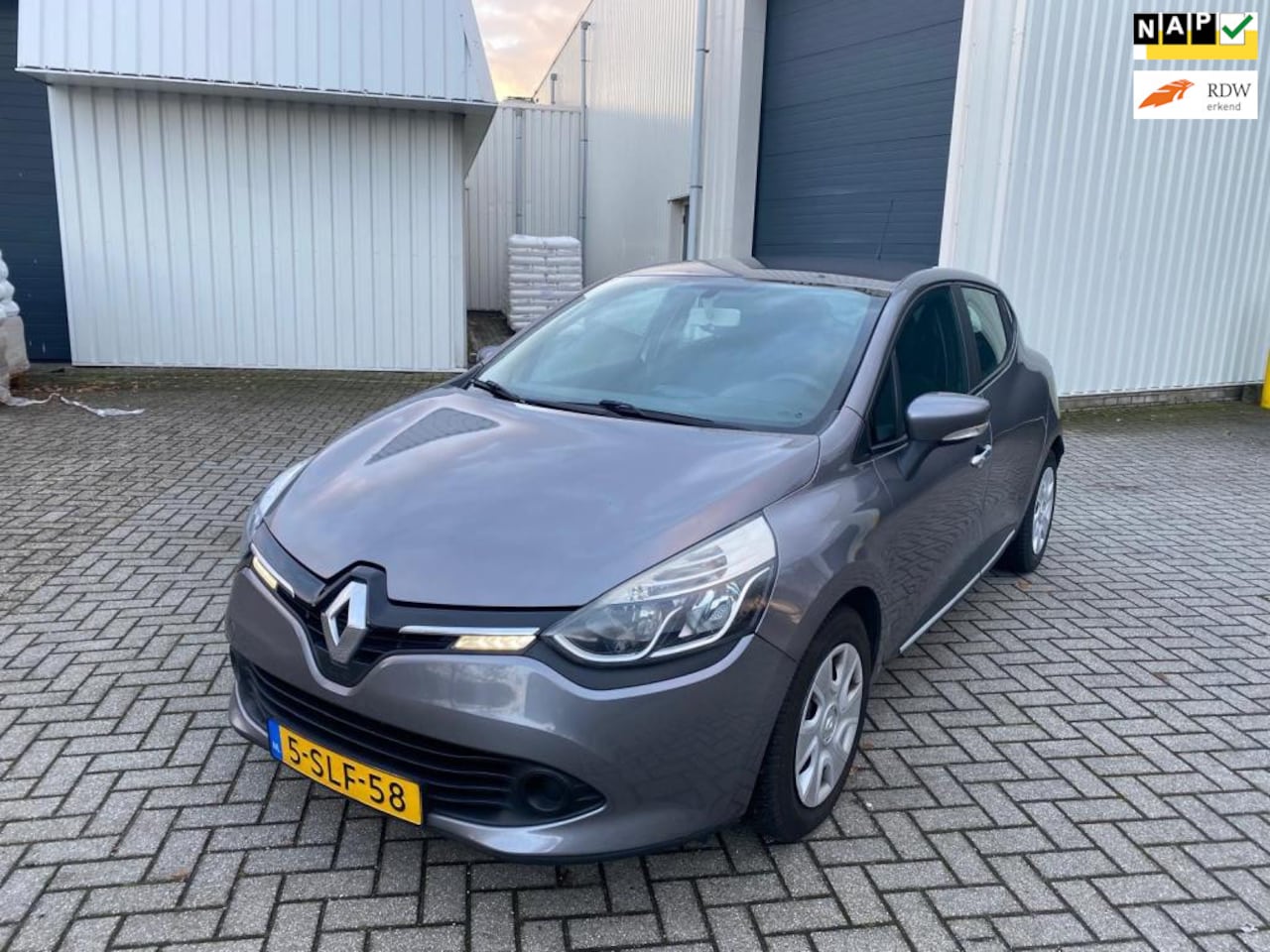 Renault Clio - 0.9 TCe / Navi / NAP / Ketting hoorbaar - AutoWereld.nl