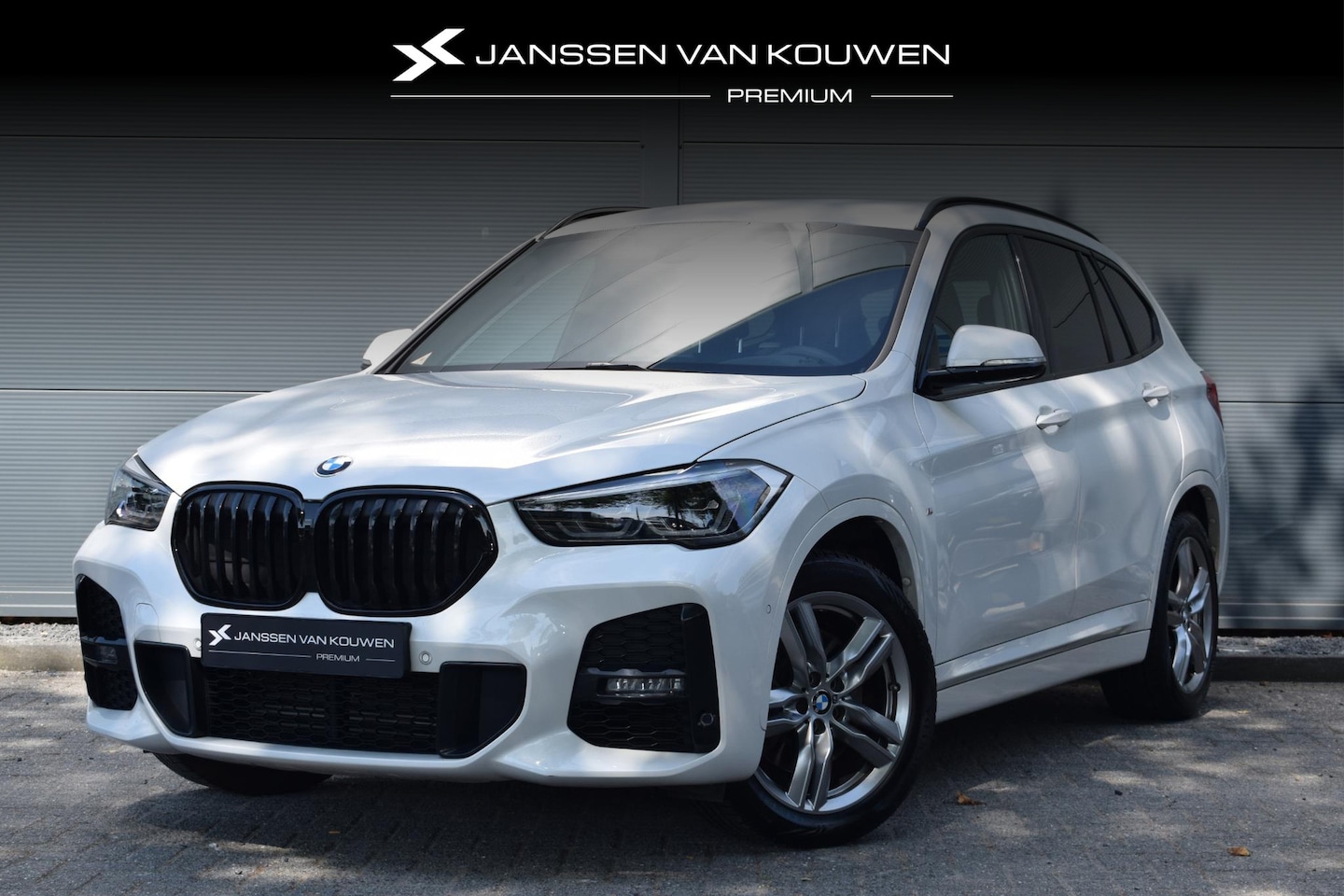 BMW X1 - sDrive20i Business Edition M-Sport /  Navigatie / Head-Up - AutoWereld.nl