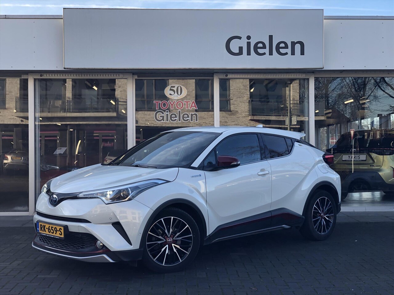 Toyota C-HR - 1.8 Hybrid Premium | JBL, Navigatie, Blind Spot, Stoel + Stuurverwarming, Parkeersensoren, - AutoWereld.nl