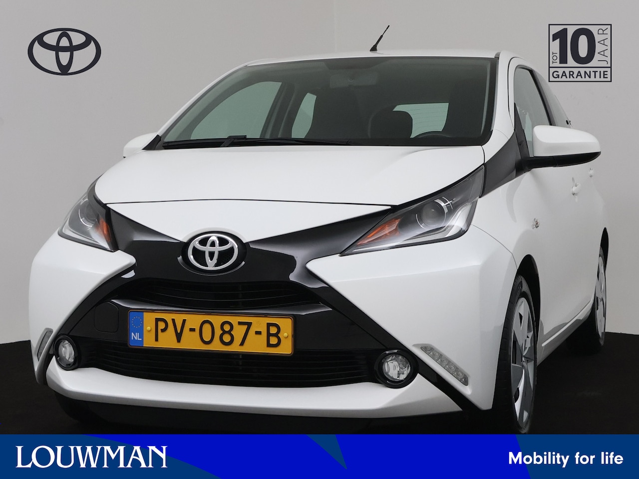 Toyota Aygo - 1.0 VVT-i x-play | Achteruitrijcamera | Bluetooth | Airco | - AutoWereld.nl