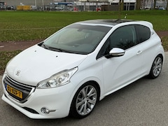 Peugeot 208 - 1.6 THP Allure PANO/NAVI/PDC