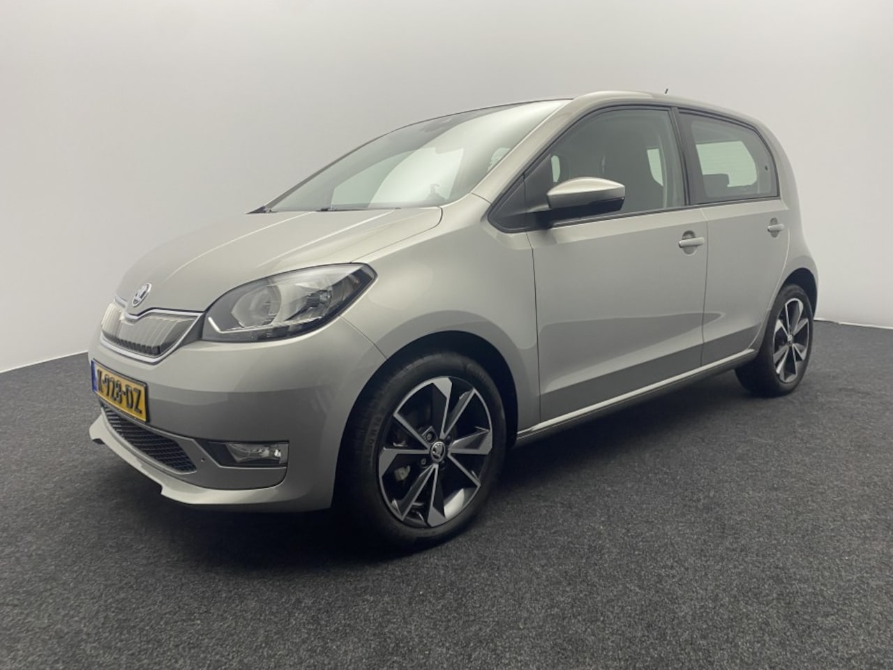 Skoda Citigo - CITIGOe EV Style | Stoelverwarming | Cruise Control | PDC | Navi - AutoWereld.nl