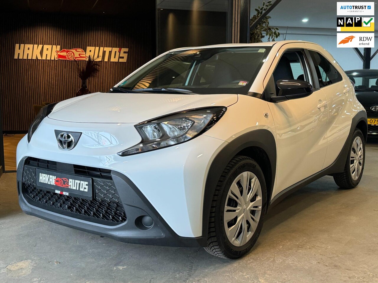 Toyota Aygo X - 1.0 VVT-i MT play | Carplay | Camera | Cruise | Lane assist - AutoWereld.nl