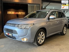 Mitsubishi Outlander - 2.0 PHEV Instyle | Panorama | Xenon | Camera | Leder