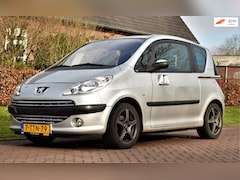 Peugeot 1007 - 1.4 Urban MET AIRCO Goed Lezen