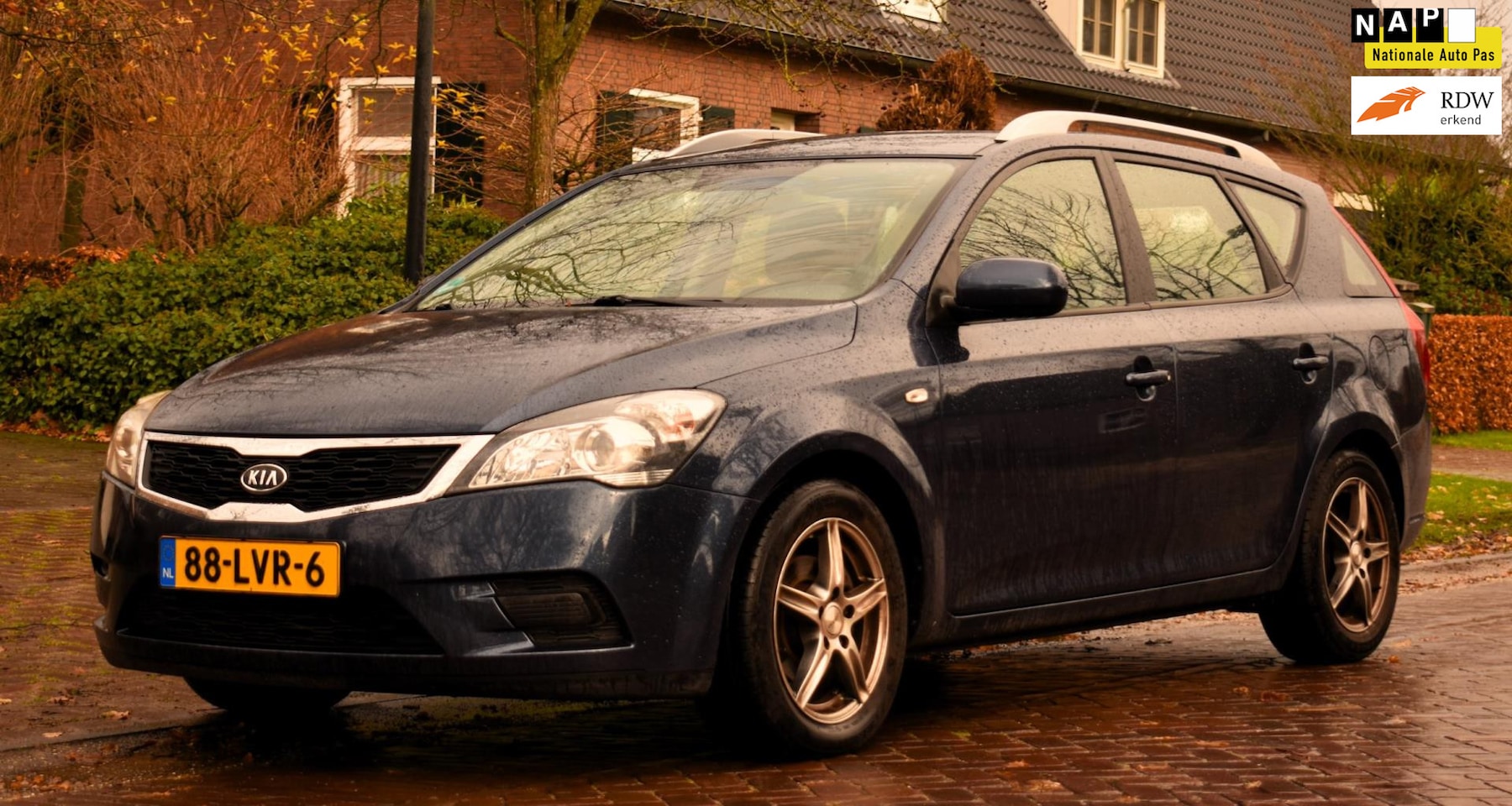 Kia Cee'd Sporty Wagon - 1.4 CVVT X-tra met Airco Navi! ZEER MOOI - AutoWereld.nl