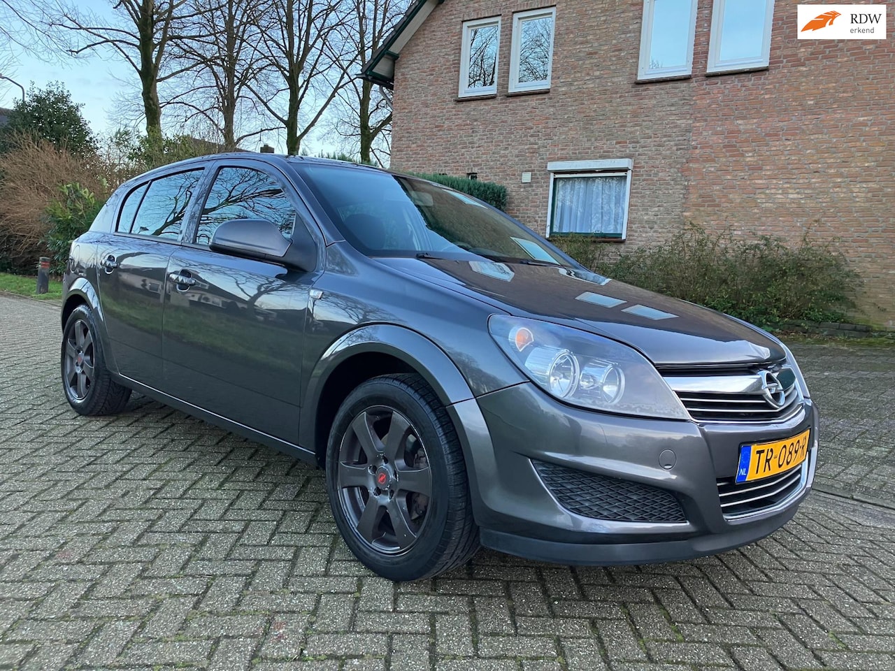 Opel Astra - 1.6 VVT-i Linea Terra # 5 Deurs LPG G3 Trekhaak! APK 18 Jan 2026 - AutoWereld.nl