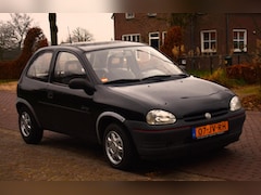 Opel Corsa - 1.2iE City OLDTIMER wegenbelasting 125 euro per jaar