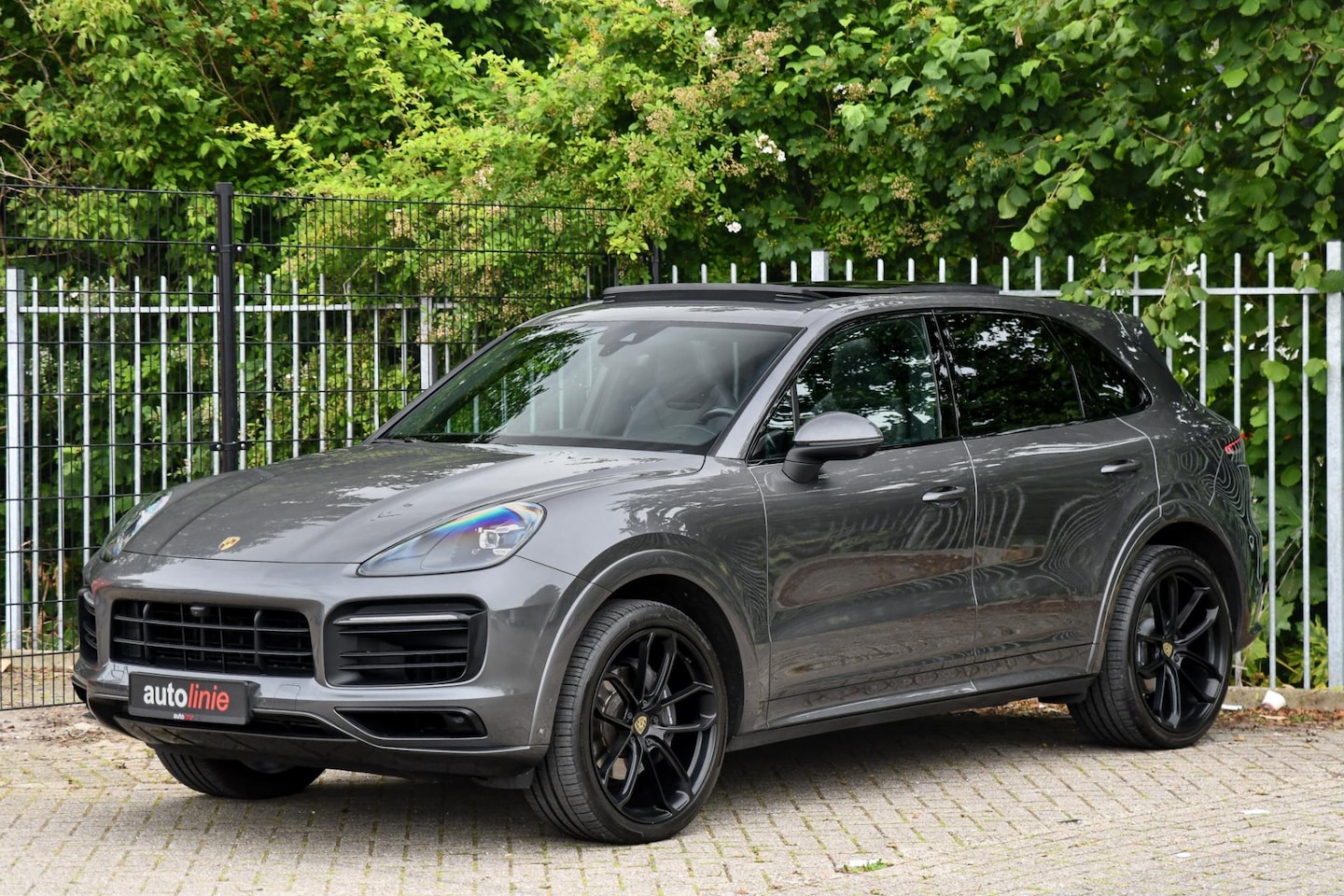 Porsche Cayenne - 3.0 Sport Design, Chrono, Pano, 18-weg, 360, Leder, 22'', Sfeer, Trekhaak! - AutoWereld.nl