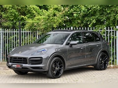 Porsche Cayenne - 3.0 Sport Design, Chrono, Pano, 18-weg, 360, Leder, 22'', Sfeer, Trekhaak