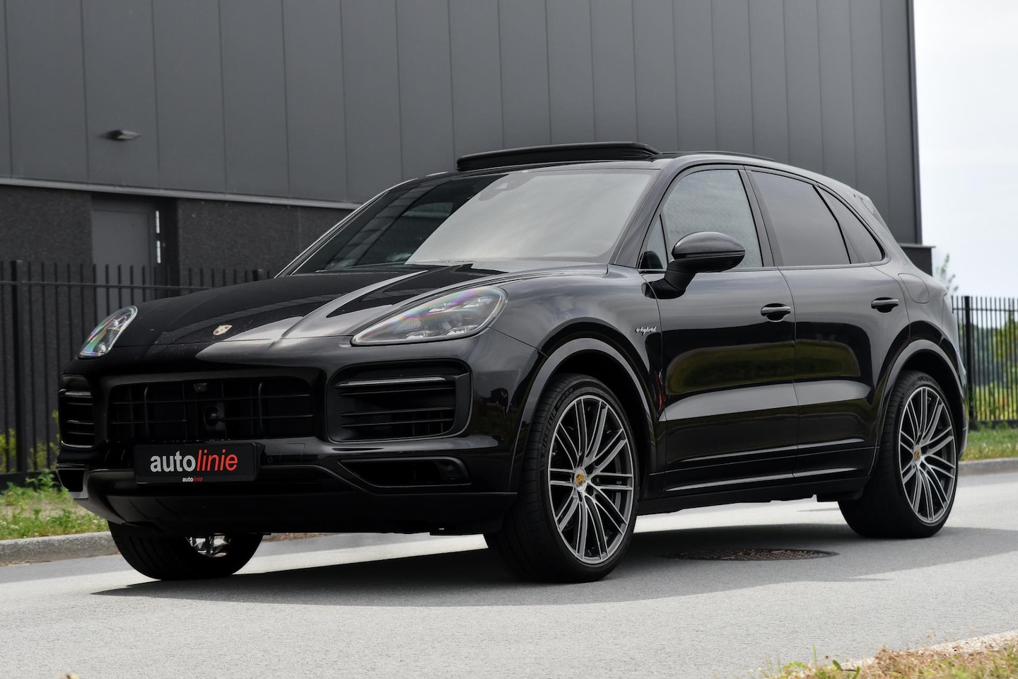 Porsche Cayenne - 3.0 E-Hybrid. Sport Design, Chrono, Pano, Luchtv, 18 Weg, ACC, 360, Keyless, Bose, Trekh, - AutoWereld.nl