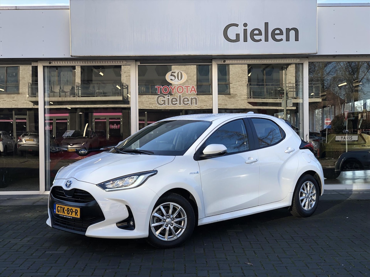 Toyota Yaris - 1.5 Hybrid Dynamic | 16 inch, Apple CarPlay/Android auto, LED, Parkeercamera, Adaptive cru - AutoWereld.nl