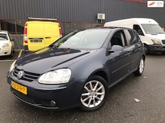 Volkswagen Golf - 1.6 Trendline / MOTOR LOOPT ONREGELMATIG / SP VLG / AIRCO