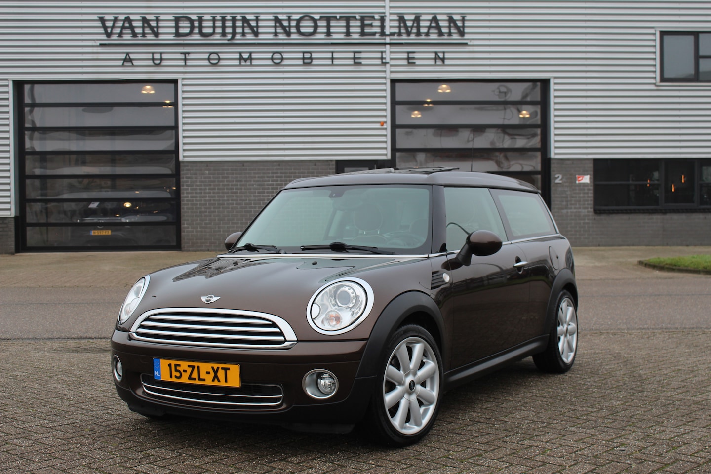 MINI Clubman - Mini 1.6 Cooper Chili / Automaat / Panoramadak / Youngtimer / N.A.P. - AutoWereld.nl