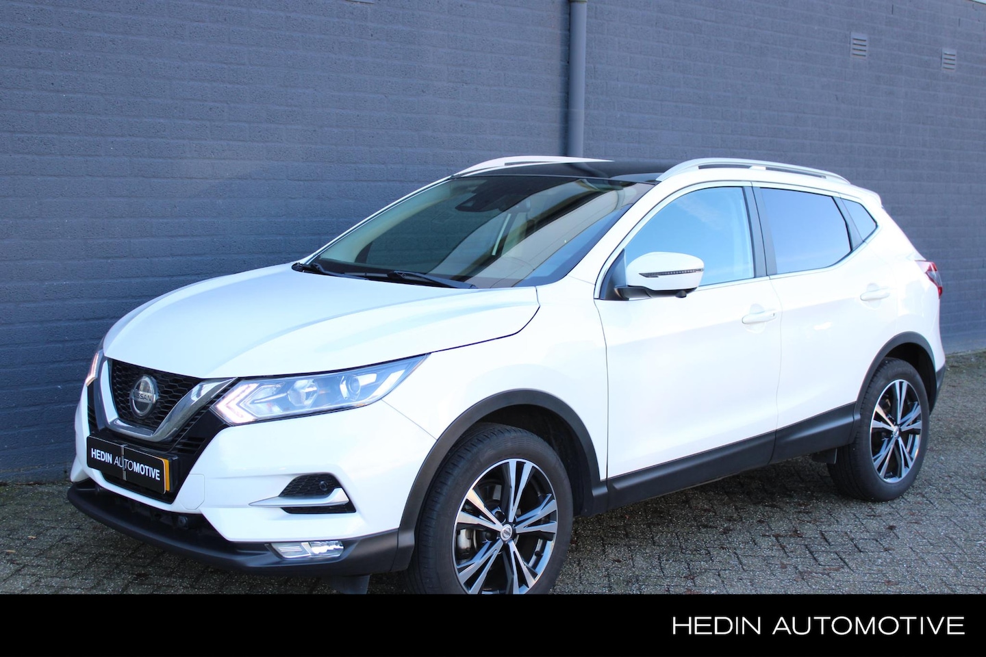 Nissan Qashqai - 1.3 DIG-T 140 PK N-Connecta NL-Auto | Navigatie | 360 Graden Camera | Climate Controle | C - AutoWereld.nl