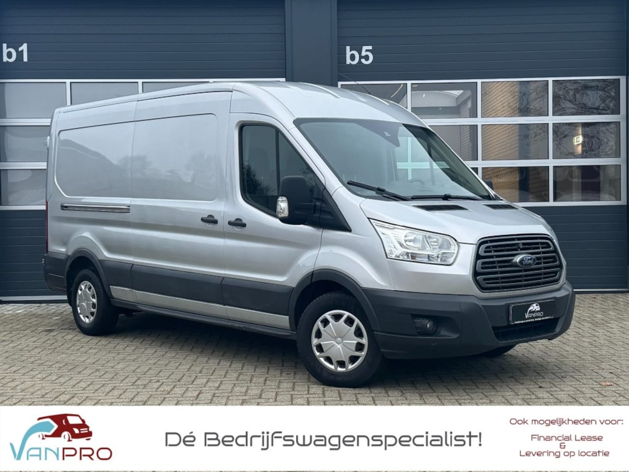 Ford Transit - 2.2 TDCI 125PK L3H2 GB / Airco / 2800kg trekgewicht / Navi - AutoWereld.nl