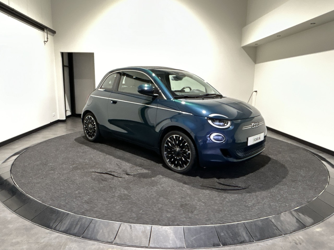 Fiat 500 C - La Prima 42 kWh Camera | Lederen Bekleding | Navi - AutoWereld.nl