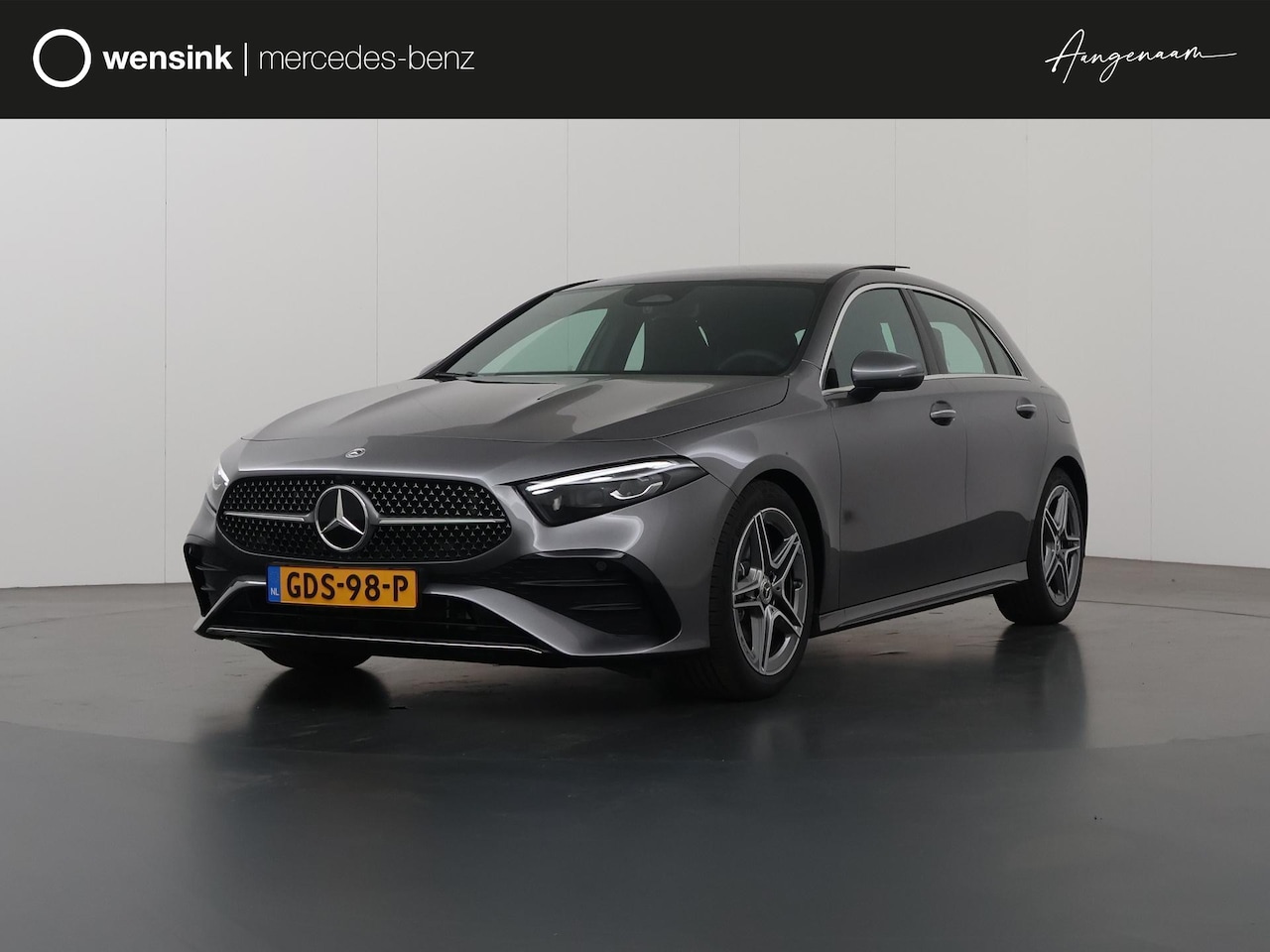 Mercedes-Benz A-klasse - 180 AMG Line | Panoramadak | Wide Screen | Sfeerverlichting | Sportstoelen | Camera | DAB - AutoWereld.nl