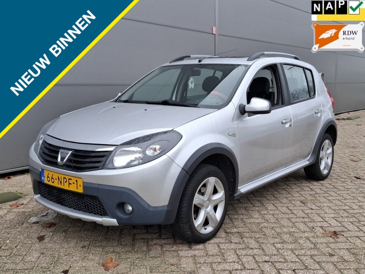 Dacia Sandero Stepway - 1.6 5D Airco Schuifdak Hoge Instap - AutoWereld.nl