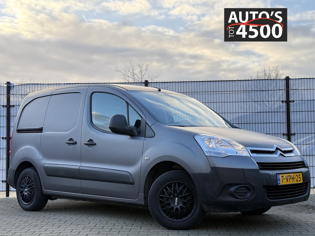 Citroën Berlingo - 1.6 HDIF 500 Club Airco/Trekhaak! - AutoWereld.nl