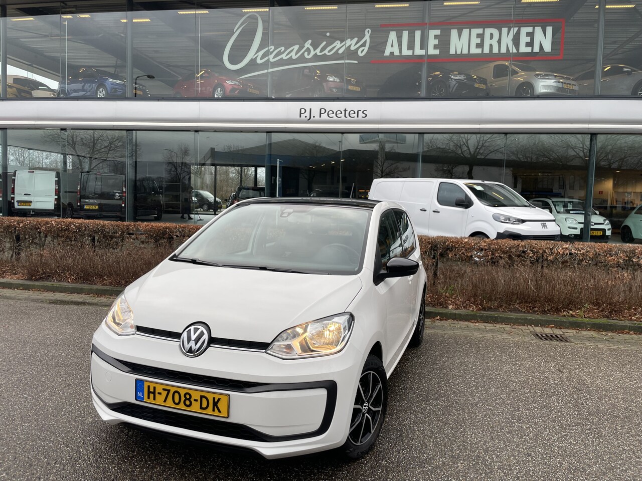 Volkswagen Up! - 1.0 BMT move up! Airco - Bluetooth - Licht metalen velgen - AutoWereld.nl