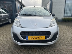 Peugeot 107 - 1.0 Nieuw model Airco 5 drs APK 4-8-2025