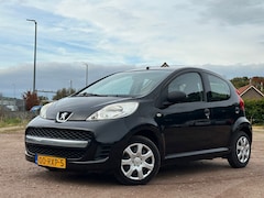 Peugeot 107 - 1.0-12V XR/ZEER ZUINIG