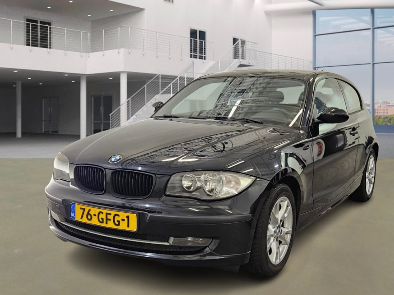 BMW 1-serie - 118i Business Line/SCHERM/VELGEN - AutoWereld.nl