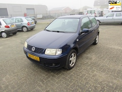 Volkswagen Polo - 1.4 Trendline