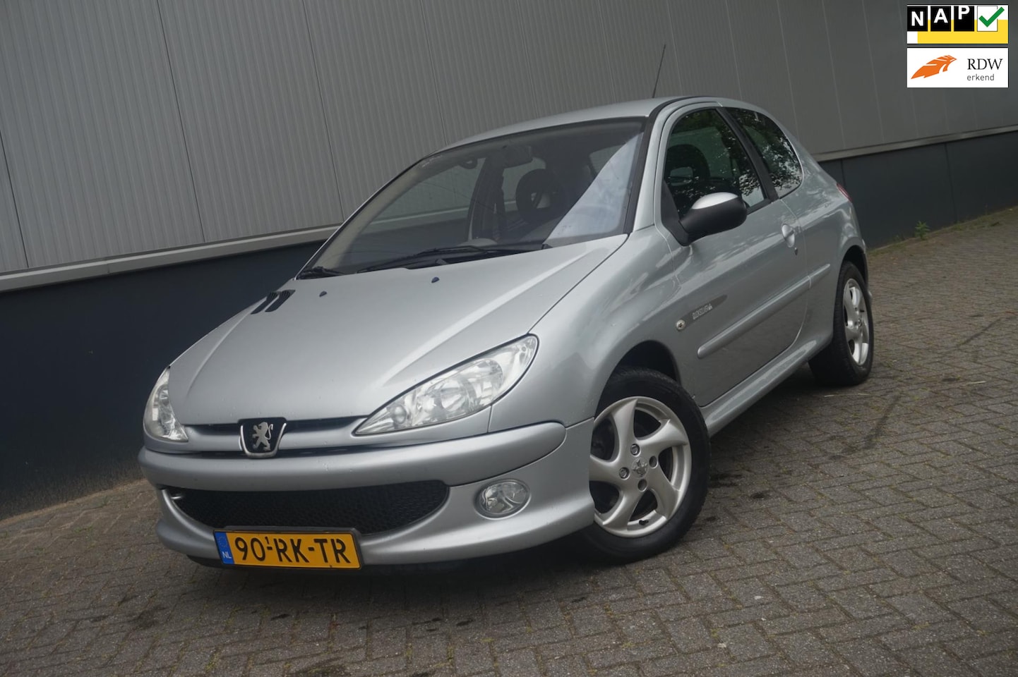 Peugeot 206 - 1.4-16V Quiksilver Airco Elektrisch ramen Nap - AutoWereld.nl