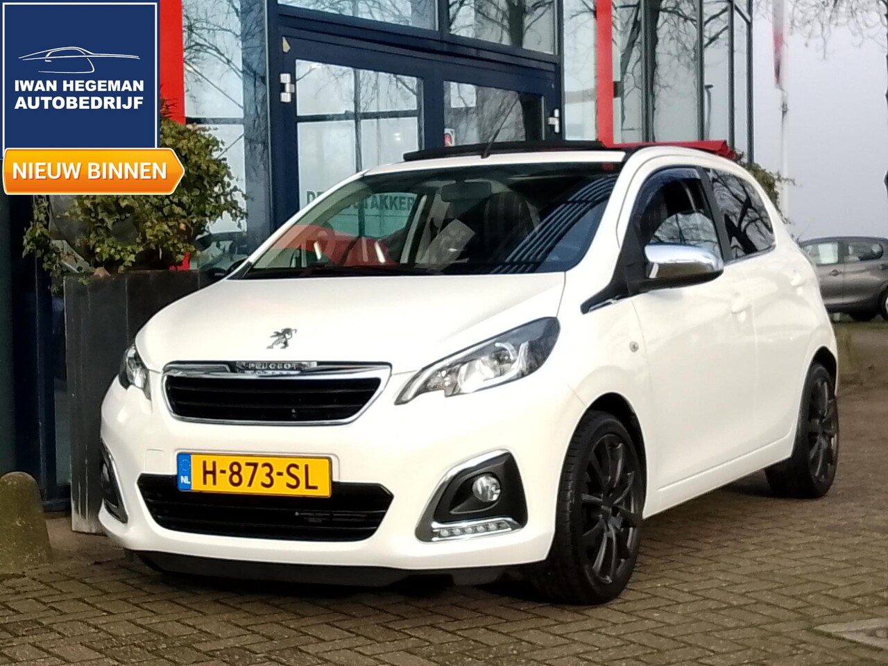 Peugeot 108 - 1.0 e-VTi Allure TOP! | Navigatie via Apple Carplay | LM Velgen | ECC | Parkeercamera | Op - AutoWereld.nl