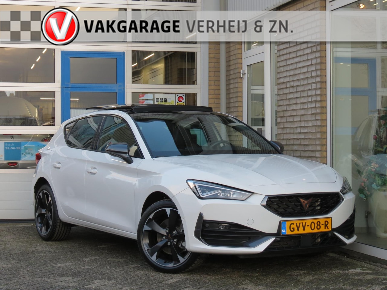 CUPRA Leon - 1.4 e-Hybrid Performance Pano|Camera|Winter Pack|Ad. Cruise|Clima|LED - AutoWereld.nl