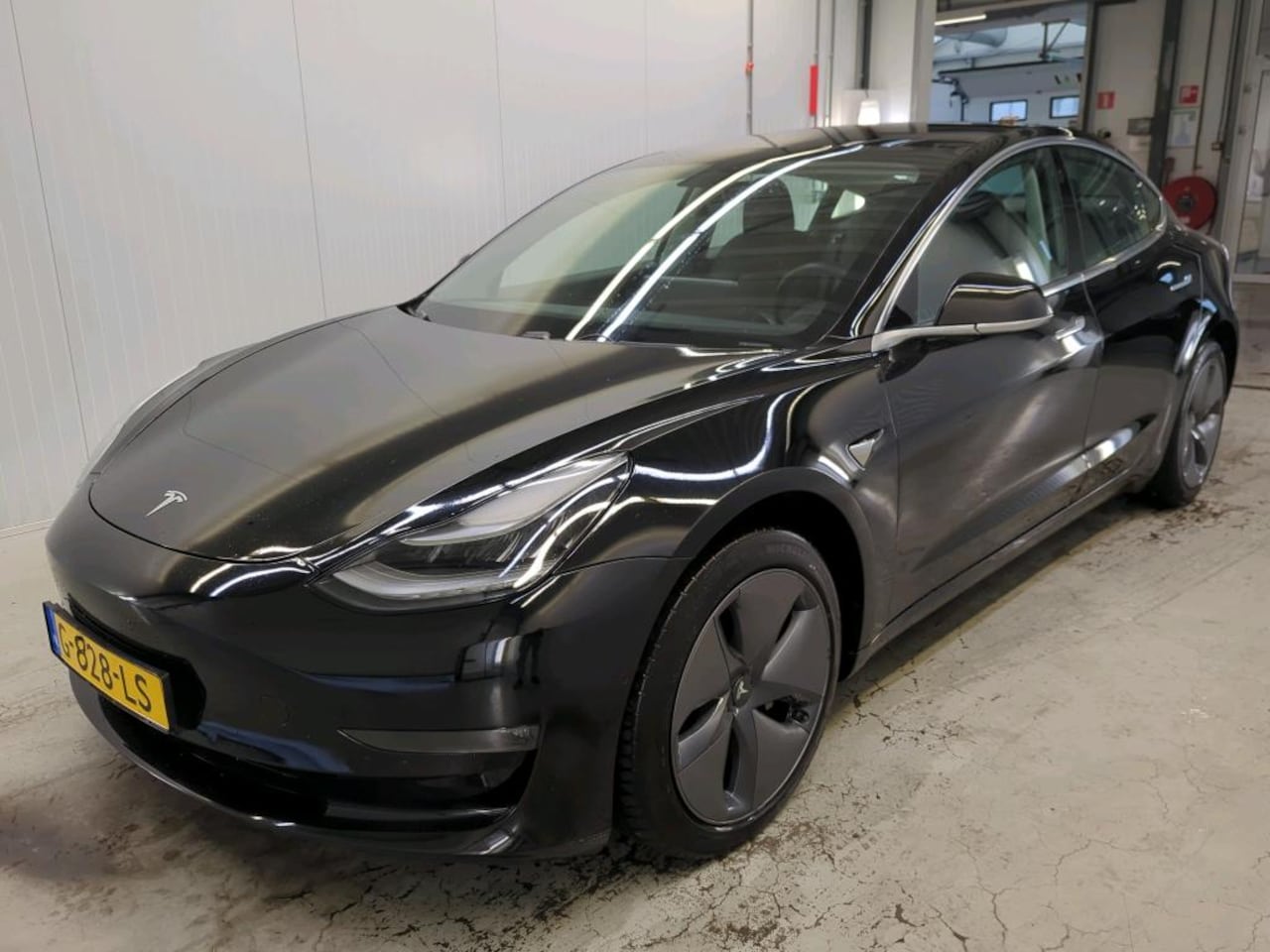 Tesla Model 3 - Long-Range AWD 351pk 75 kWh [ AUTOPILOT+620KM WLTP+PREMIUM AUDIO ] - AutoWereld.nl