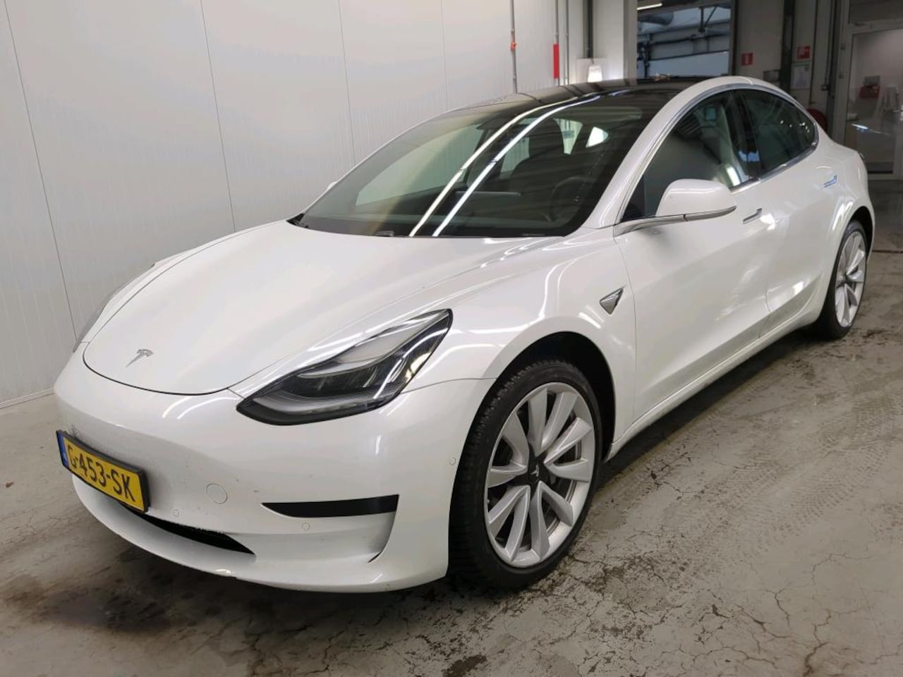 Tesla Model 3 - Standard RWD Plus [ AUTOPILOT+19'' LMV+60 kWh+PREMIUM AUDIO ] - AutoWereld.nl