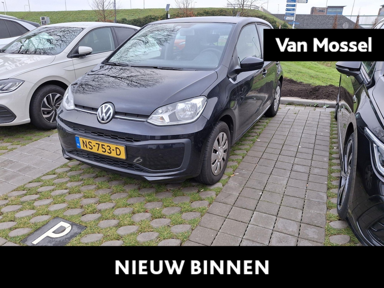 Volkswagen Up! - 1.0 BMT move up! | Airconditioning | Radio | Bluetooth voorbereiding | Centrale vergrendel - AutoWereld.nl