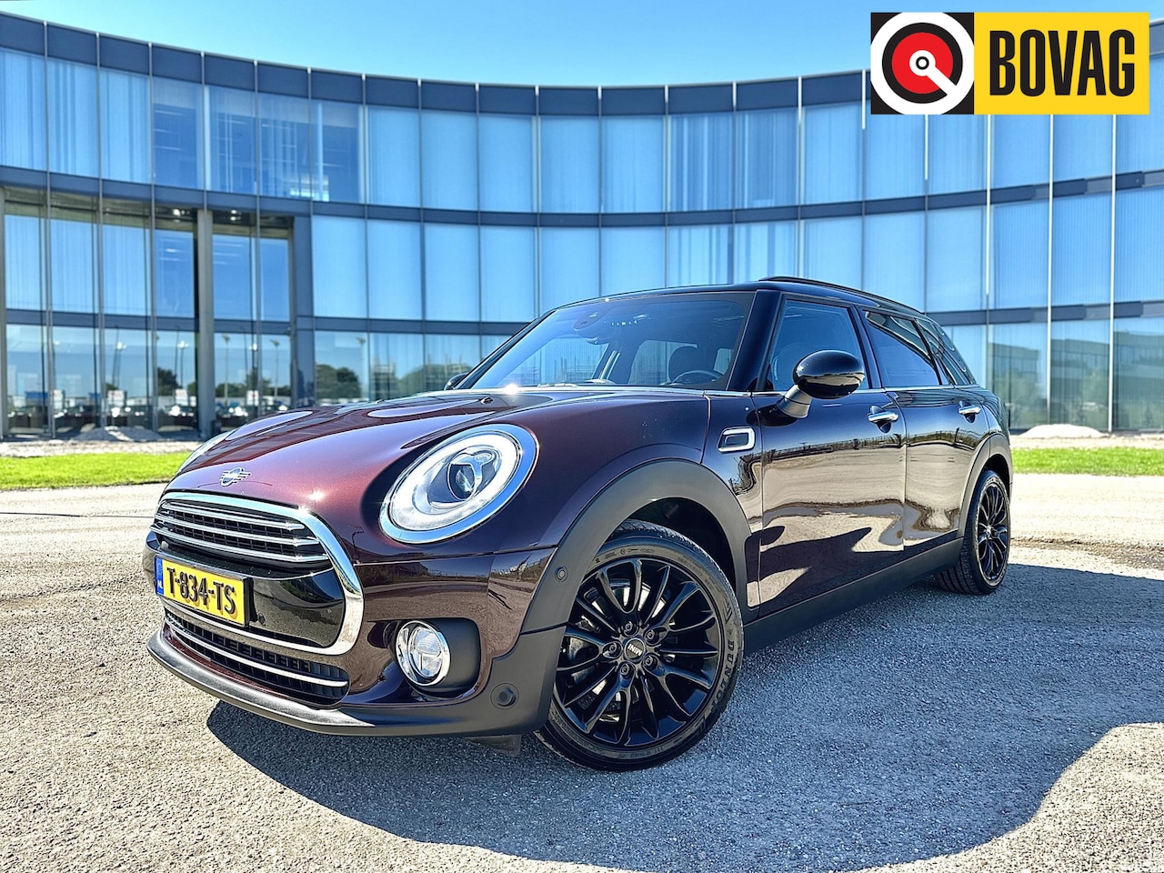 MINI Clubman - 1.5 Cooper Business Edition Navi, Leder, Panoramadak, LED, Stoelverw, Vooruitverw, CarPlay - AutoWereld.nl