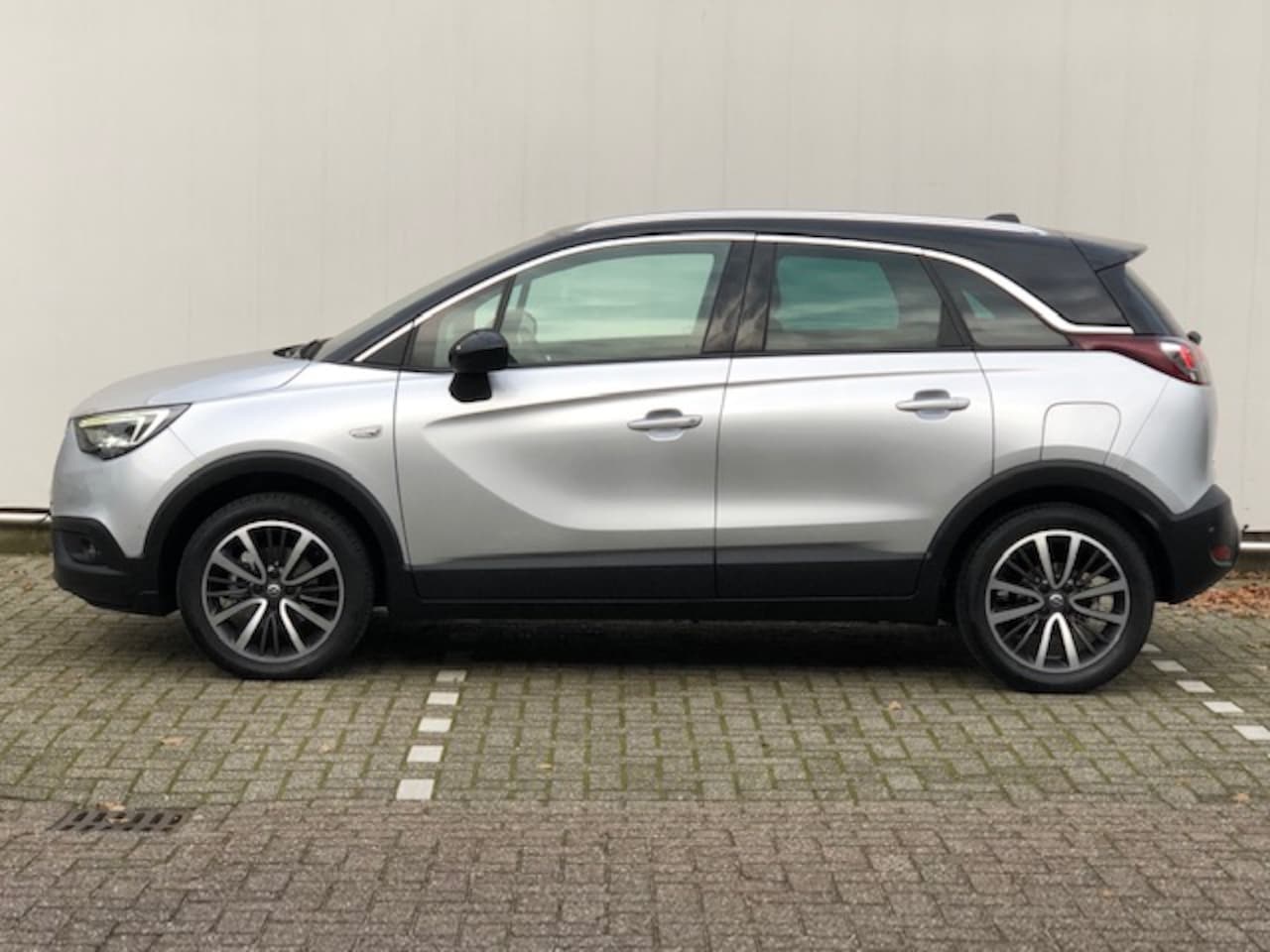 Opel Crossland X - 1.2 Turbo Ultimate Automaat met Leer, 17inch, Panoramadak, All Season - AutoWereld.nl