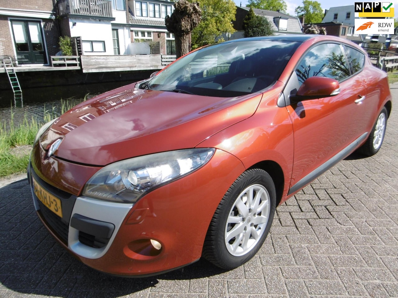 Renault Mégane Coupé - 2.0 Privilège 140pk Automaat Leder Pano Clima - AutoWereld.nl