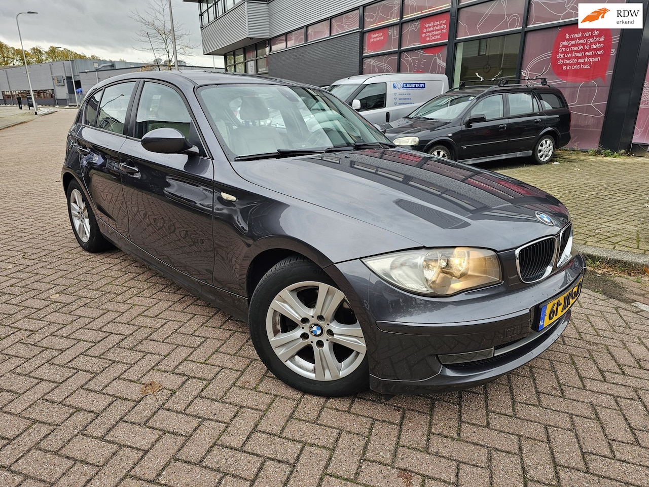 BMW 1-serie - 118i High Executive AUTOMAAT SCHERM CLIMA NEW APK - AutoWereld.nl