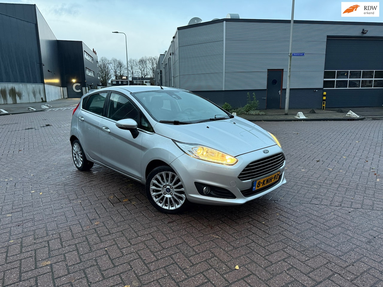 Ford Fiesta - 1.0 EcoBoost Titanium NAVI CLIMA Cruise Control APK - AutoWereld.nl