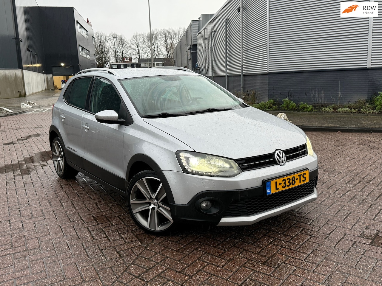 Volkswagen Polo - 1.6 TDI Cross AUTOMAAT CLIMA Stoelverwarming - AutoWereld.nl