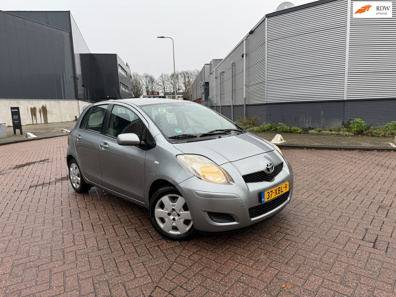 Toyota Yaris - 1.3 VVTi Sol MMT AUTOMAAT AIRCO 5 Dr - AutoWereld.nl