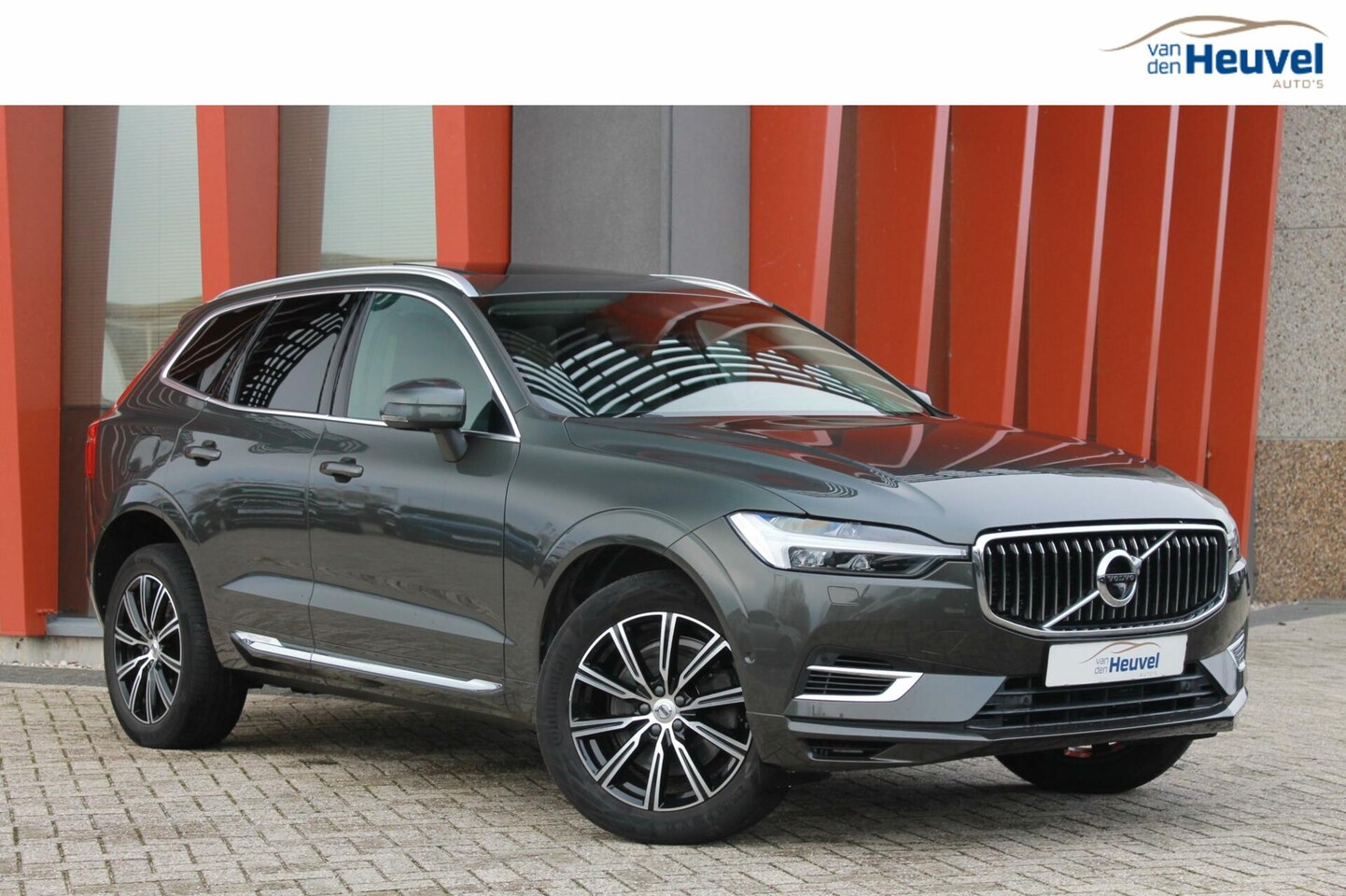 Volvo XC60 - T6 Recharge AWD Inscription | Luchtvering | Pilot Assist | Trekhaak | BLIS | 360° Camera - AutoWereld.nl